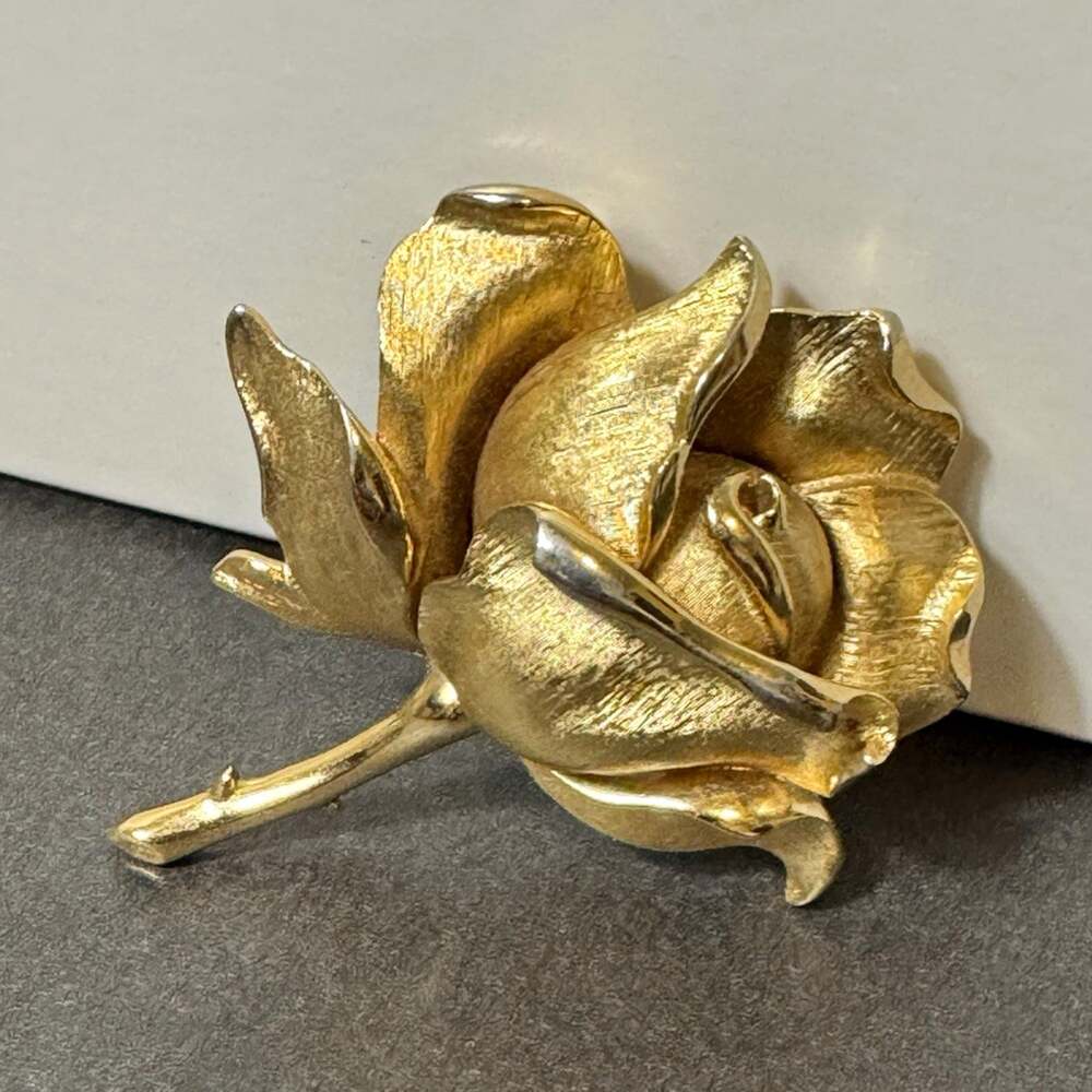 Vintage Crown Trifari Gold Plated Rose Brooch Pin 1960s Large Dimensional 2.75"